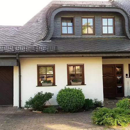 Apartment Spacious In The Vulkaneifel Ulmen