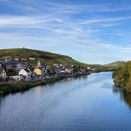 Spacious In The Vulkaneifel Apartment *