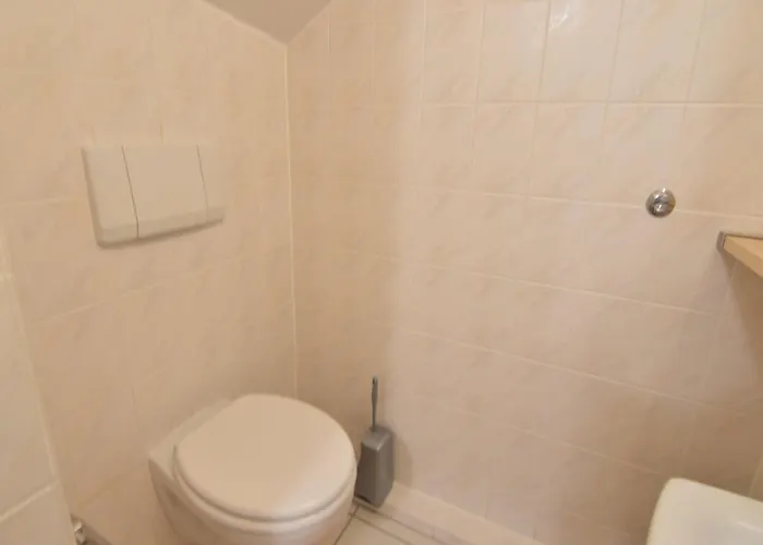 In With Garden And Bbq *